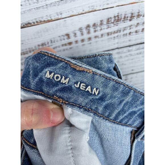 American Eagle Mom Jean Light Wash 20 Long Distressed Stretch Relaxed High Rise - Picture 4 of 8